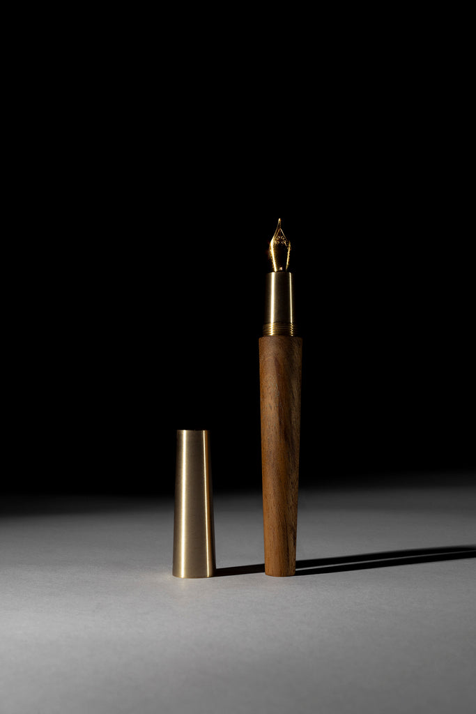 FOUNTAIN PEN WOOD & BRASS SIZE: MEDIUM
